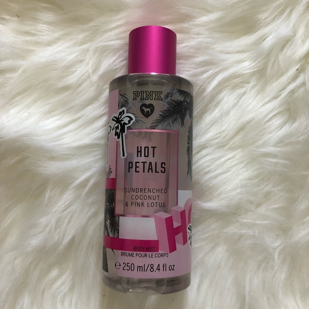 PINK Hot Petals Body Mist NEW